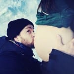 Justin Timberlake kisses Jessica Biel's pregnant tummy
