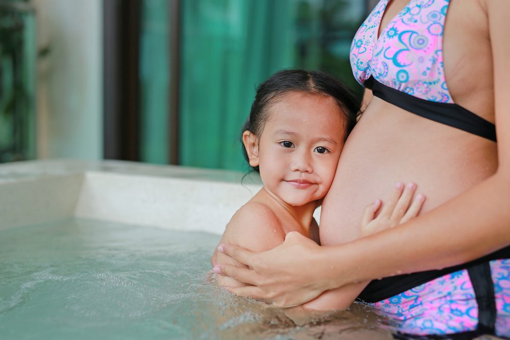 hot tub while pregnant